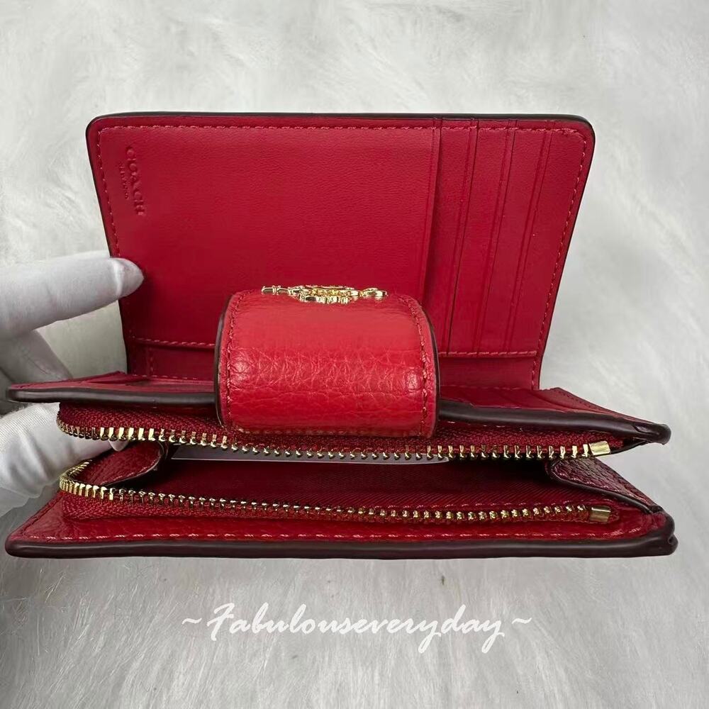 Coach Medium Corner Zip Wallet In Leather/Gold/True Red CBO41 NWT - Picture 3 of 3